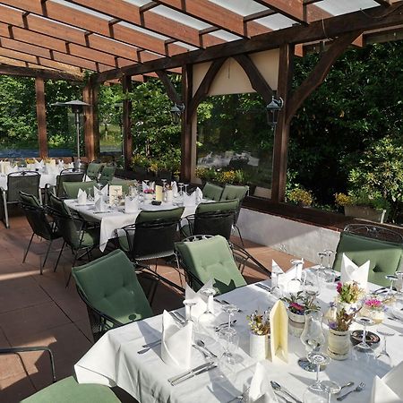 Hotel Holter Schlosskrug Шлос-Хольте-Штукенброк Экстерьер фото
